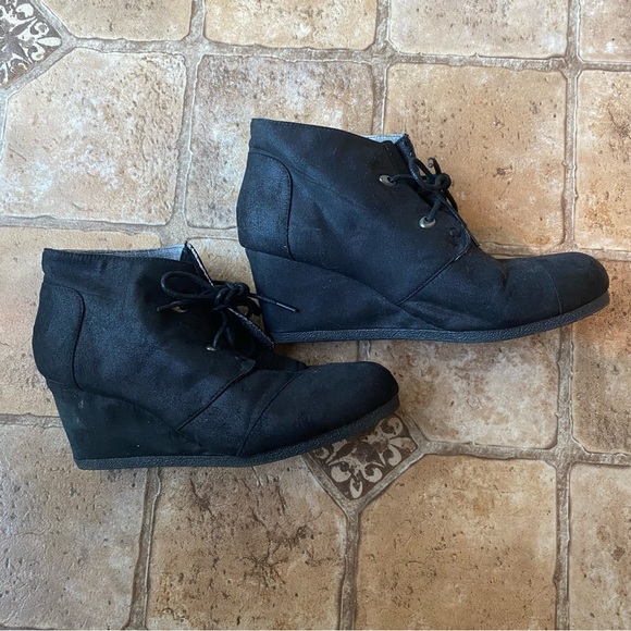 Maurices Black Wedge Booties Size 9 - Picture 1 of 5
